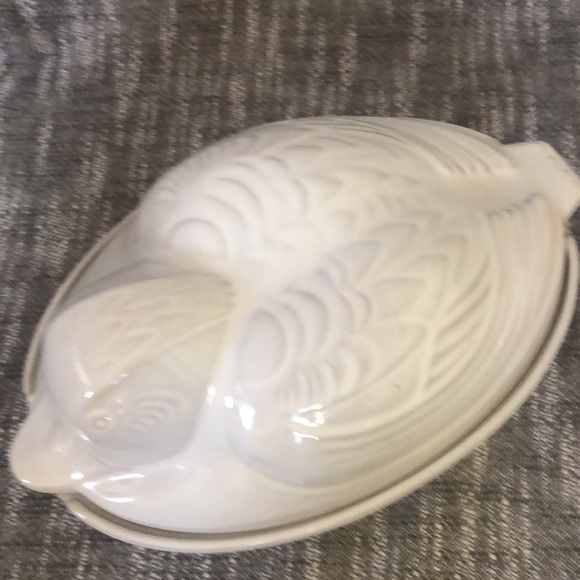 West Germany casserole crock with duck lid - Picture 2 of 5